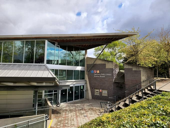 entrance to renfrew public library